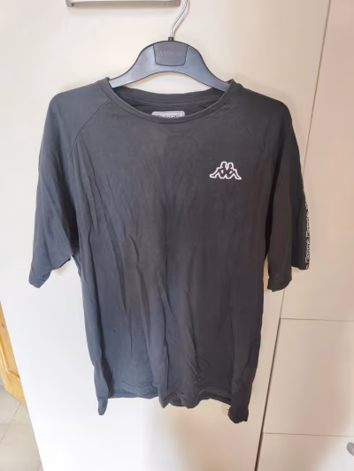 Black top — pre-loved on Thrifted.mt