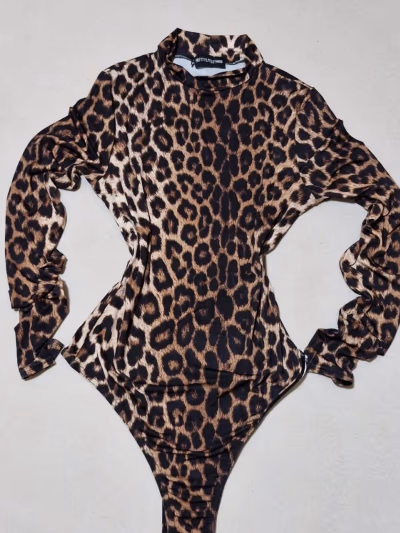 Leopard Print High Neck Bodysuit by PrettyLittleThing — pre-loved on Thrifted.mt
