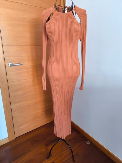 Ribbed Long Sleeve Midi Dress by Zara — pre-loved on Thrifted.mt