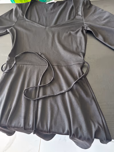 Black mini dress from terranova — pre-loved on Thrifted.mt