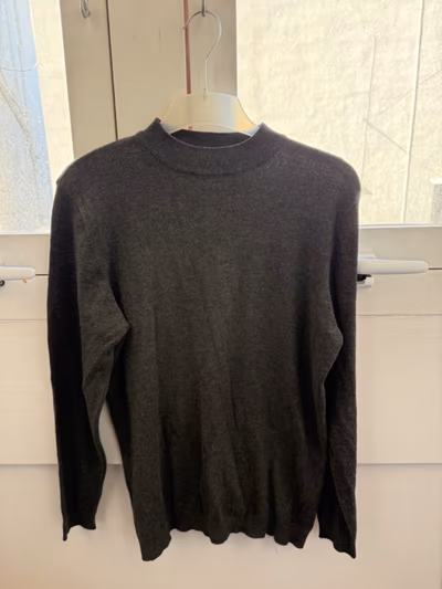 Zara Mock Neck Grey Jumper by ZARA — pre-loved on Thrifted.mt