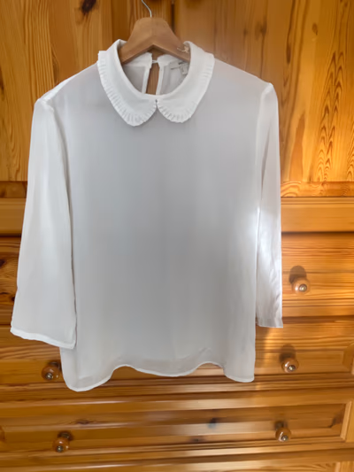White Pleated Peter Pan Collar Blouse by Mexx — pre-loved on Thrifted.mt