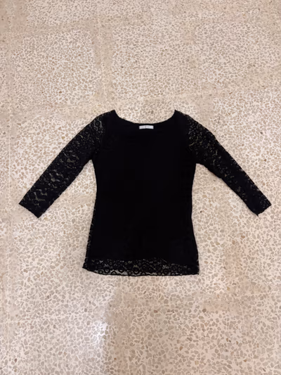 Black lace long-sleeve top by Piazza Italia — pre-loved on Thrifted.mt