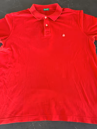 Red classic polo t-shirt United Colors of Benetton by United Colors of Benetton — pre-loved on Thrifted.mt