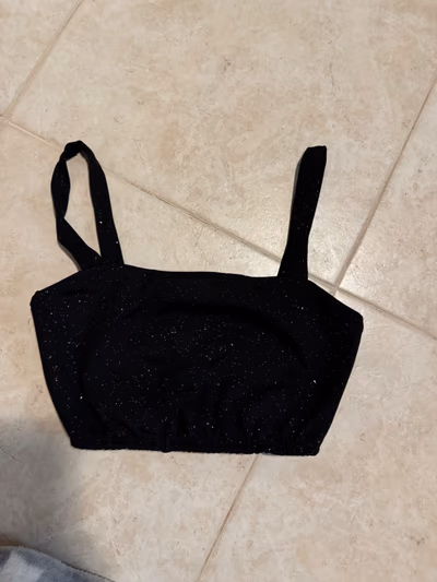 Black sparkly cropped camisole — pre-loved on Thrifted.mt