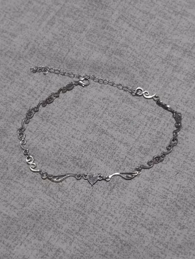 Silver-tone Heart Wing Necklace — pre-loved on Thrifted.mt