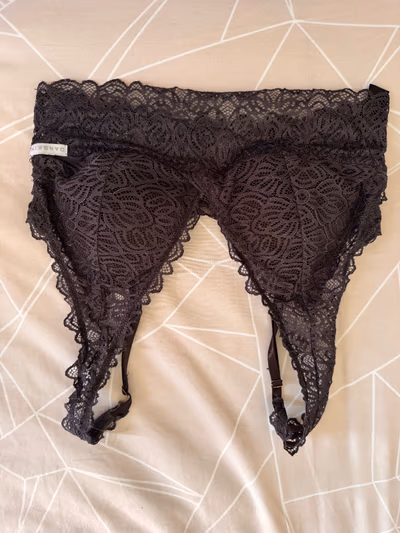 Bralette de renda da Danskin by Danskin — pre-loved on Thrifted.mt