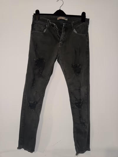 Distressed Skinny Jeans in Olive by Yes Design — pre-loved on Thrifted.mt