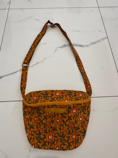 La Petite Cachottière floral quilted bag by La Petite Cachottière — pre-loved on Thrifted.mt