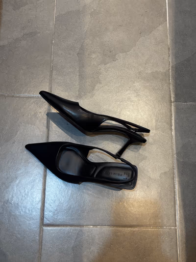 Black Pointed Slingback Heels by Primark — pre-loved on Thrifted.mt