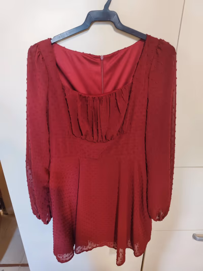 Burgundy dress — pre-loved on Thrifted.mt