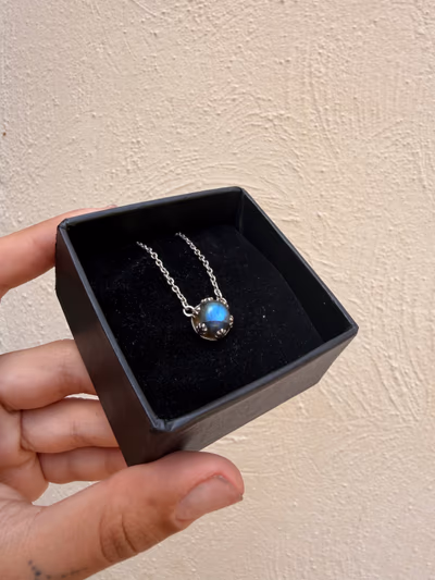 Labradorite 925 Sterling Silver Pendant Necklace — pre-loved on Thrifted.mt