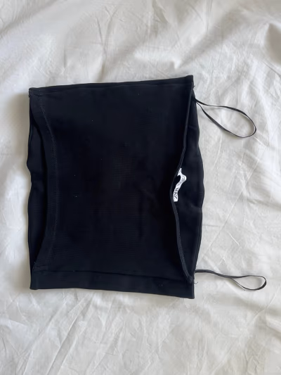 Black Ribbed Strapless Tube Top by Zara — pre-loved on Thrifted.mt