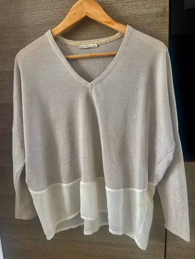 Zara V-Neck Batwing Top by ZARA — pre-loved on Thrifted.mt