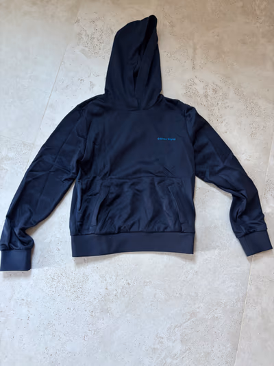 Felpa con cappuccio blu navy Calvin Klein by Calvin Klein — pre-loved on Thrifted.mt