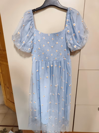 Blue floral dress  — pre-loved on Thrifted.mt