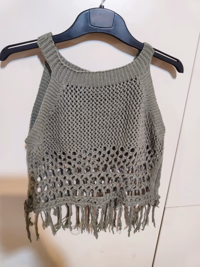 Green top — pre-loved on Thrifted.mt