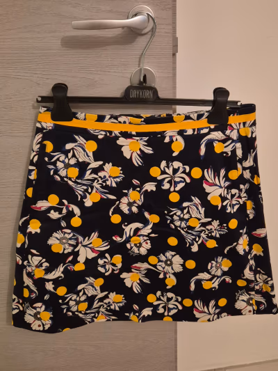 Tommy Hilfiger floral print skirt by Tommy Hilfiger — pre-loved on Thrifted.mt