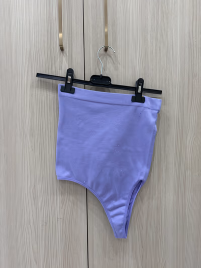 Lilac one shoulder crop top — pre-loved on Thrifted.mt