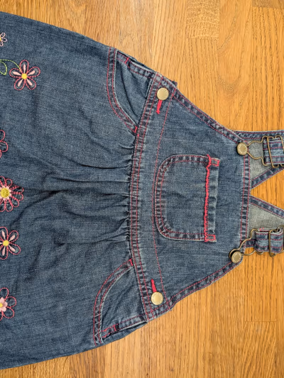 Girls floral denim pinafore dress by Nevada — pre-loved on Thrifted.mt