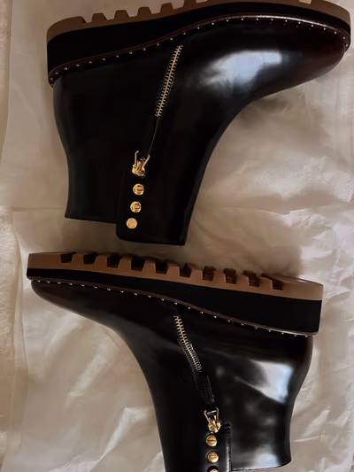 Liu Jo Brown Ankle Boots by Liu Jo — pre-loved on Thrifted.mt