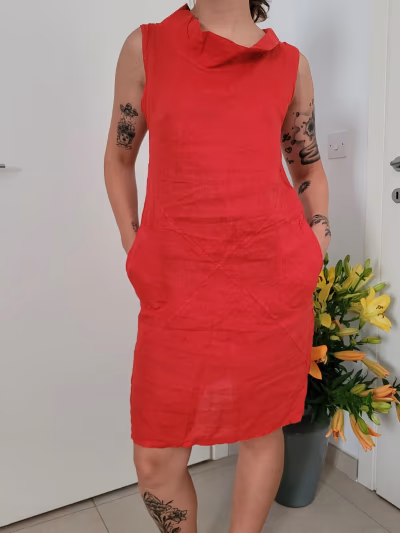 Red 100% linen Italian dress — pre-loved on Thrifted.mt
