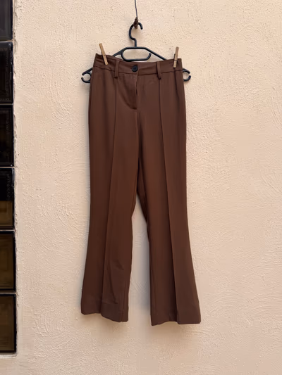 Bershka Petite Kick Flare Trousers in Brown by Bershka — pre-loved on Thrifted.mt