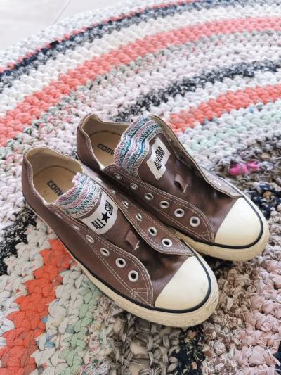 Converse Chuck Taylor – vintage washed look – unique design by Converse — pre-loved on Thrifted.mt