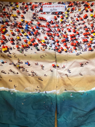 Pantaloncini da bagno Orlebar marroni con stampa bulldog by Orlebar Brown — pre-loved on Thrifted.mt