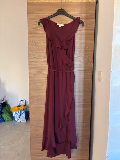 Oasis Burgundy Ruffle Midi Dress by Oasis — pre-loved on Thrifted.mt