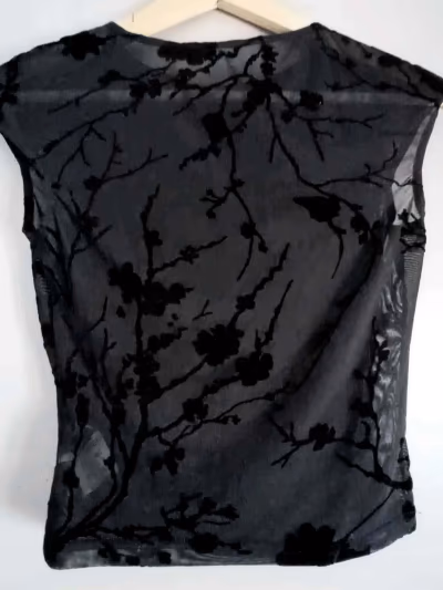 Black Velvet Floral Top by SHEIN — pre-loved on Thrifted.mt