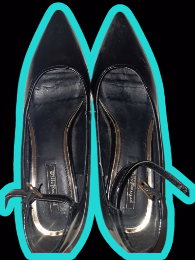 Coleção Primadonna - Coleção Contemporânea - Sapatos de salto agulha com tira no tornozelo em preto / Saltos baixos by Primadonna Collection — pre-loved on Thrifted.mt