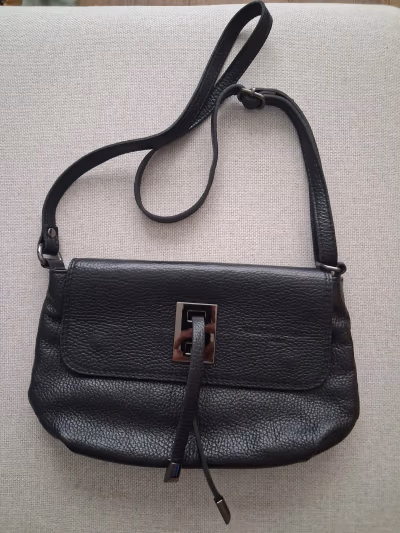 Victor & Hugo Paris Black Leather Shoulder Bag by Viktor & Hugo Paris — pre-loved on Thrifted.mt