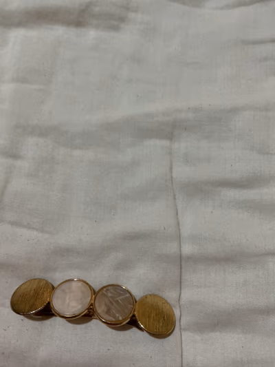 Gold Tone Round Geometric Barrette — pre-loved on Thrifted.mt