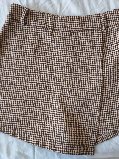 Mini Skort by SHEIN — pre-loved on Thrifted.mt