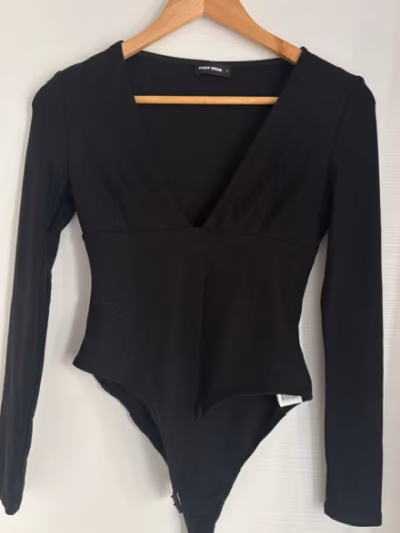 Black V-Neck Long Sleeve Bodysuit by Tally Weijl — pre-loved on Thrifted.mt