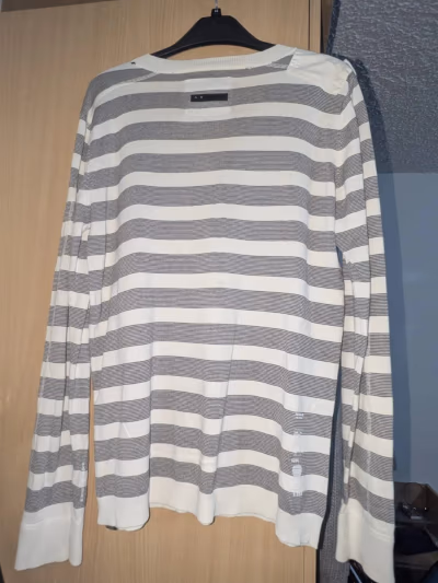 Striped long-sleeve knit jumper — pre-loved on Thrifted.mt