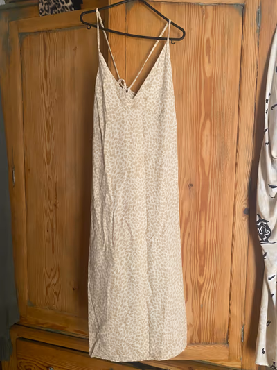 GAP Linen Cotton Leopard Print Maxi Dress by GAP — pre-loved on Thrifted.mt