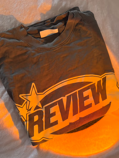 Graphic Print Crew Neck T-Shirt by REVIEW — pre-loved on Thrifted.mt