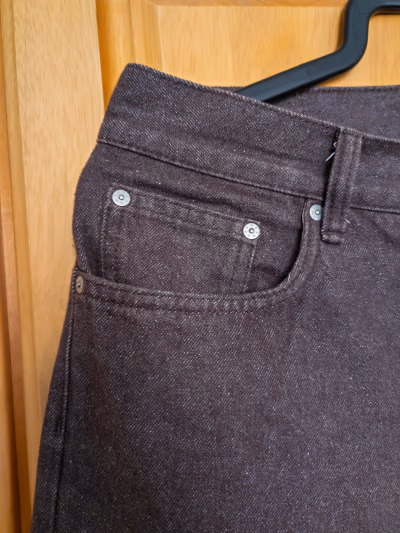Pantalones vaqueros marrones de mezclilla para entre semana by WEEKDAY — pre-loved on Thrifted.mt