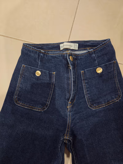 Stradivarius Dark Wash Wide Jeans by Stradivarius — pre-loved on Thrifted.mt
