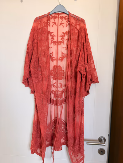 Coral Lace Embroidered Kimono — pre-loved on Thrifted.mt