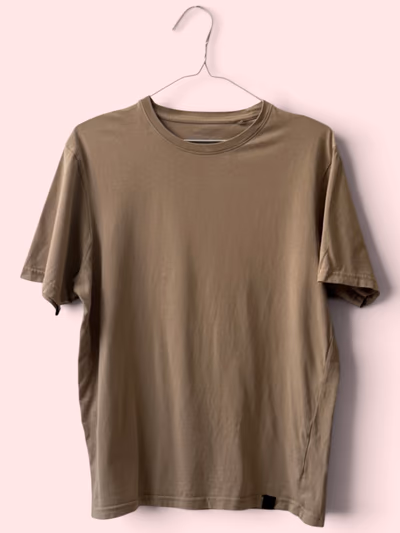 Pull&Bear Basic T-Shirt by Pull&Bear — pre-loved on Thrifted.mt
