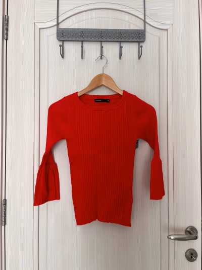 Karen Millen Red Flared Sleeve Top by Karen Millen — pre-loved on Thrifted.mt