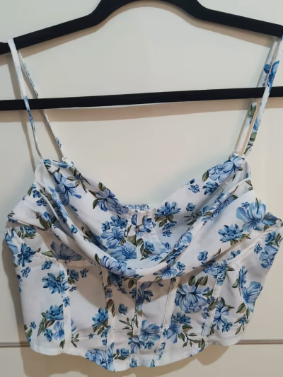 Floral Corset Style Crop Top by SHEIN — pre-loved on Thrifted.mt
