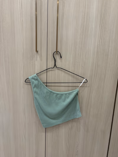 Mint green one-shoulder top — pre-loved on Thrifted.mt