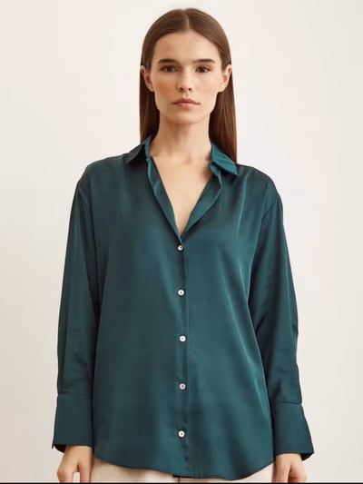 Camisa de satén verde esmeralda con botones de Zara by Zara — pre-loved on Thrifted.mt