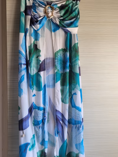 Floral print maxi beach skirt by Sweet Secret — pre-loved on Thrifted.mt