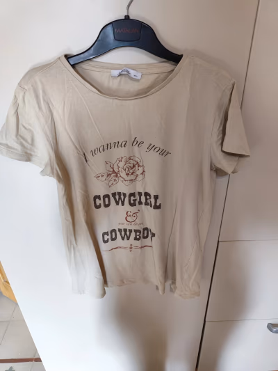 Cream top — pre-loved on Thrifted.mt