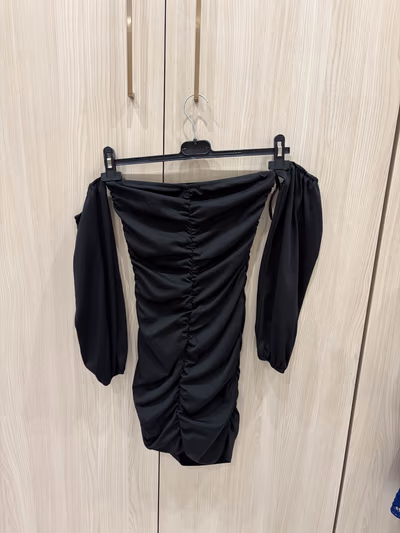 Black ruched off-shoulder dress — pre-loved on Thrifted.mt
